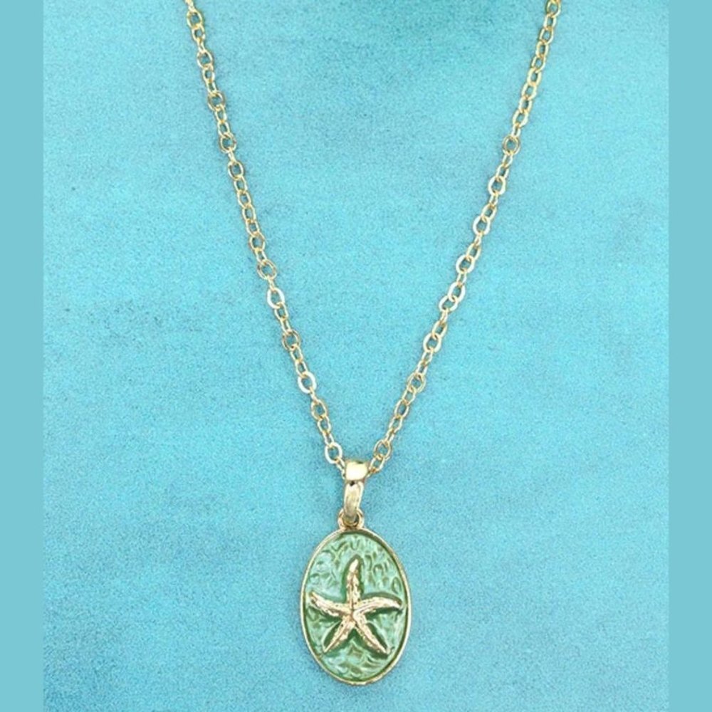 NO 3 Gold & Green Resin Seaside Starfish Medallion Necklace NWT